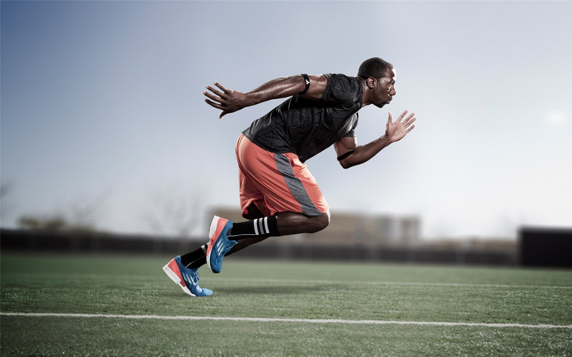 新援逐渐适应联赛节奏比赛中展现技术优势和团队配合意识