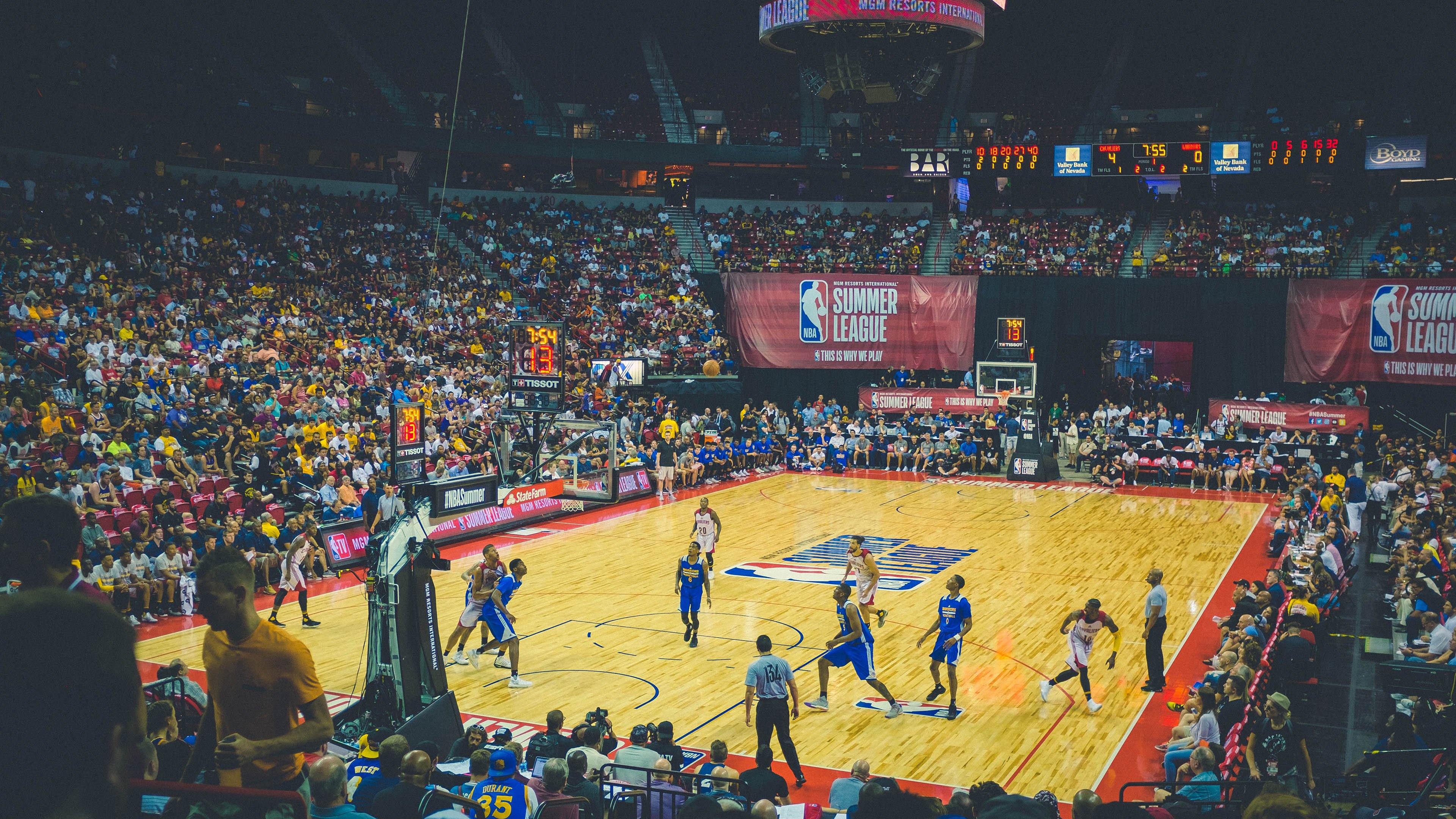 老鹰主场连胜状态持续火热，老鹰队主力